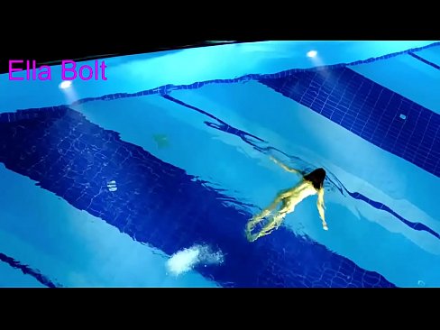 ❤️ මට නැරඹීම නැවැත්විය නොහැක, තරුණ රන්වන්තිය ELLA BOLT නිවාඩු නිකේතනයේ තටාකයේ නිරුවතින් පිහිනීමට හසු විය ❤ අසභ්‍ය වීඩියෝව si.porngifmag-com.ru ❌️❤